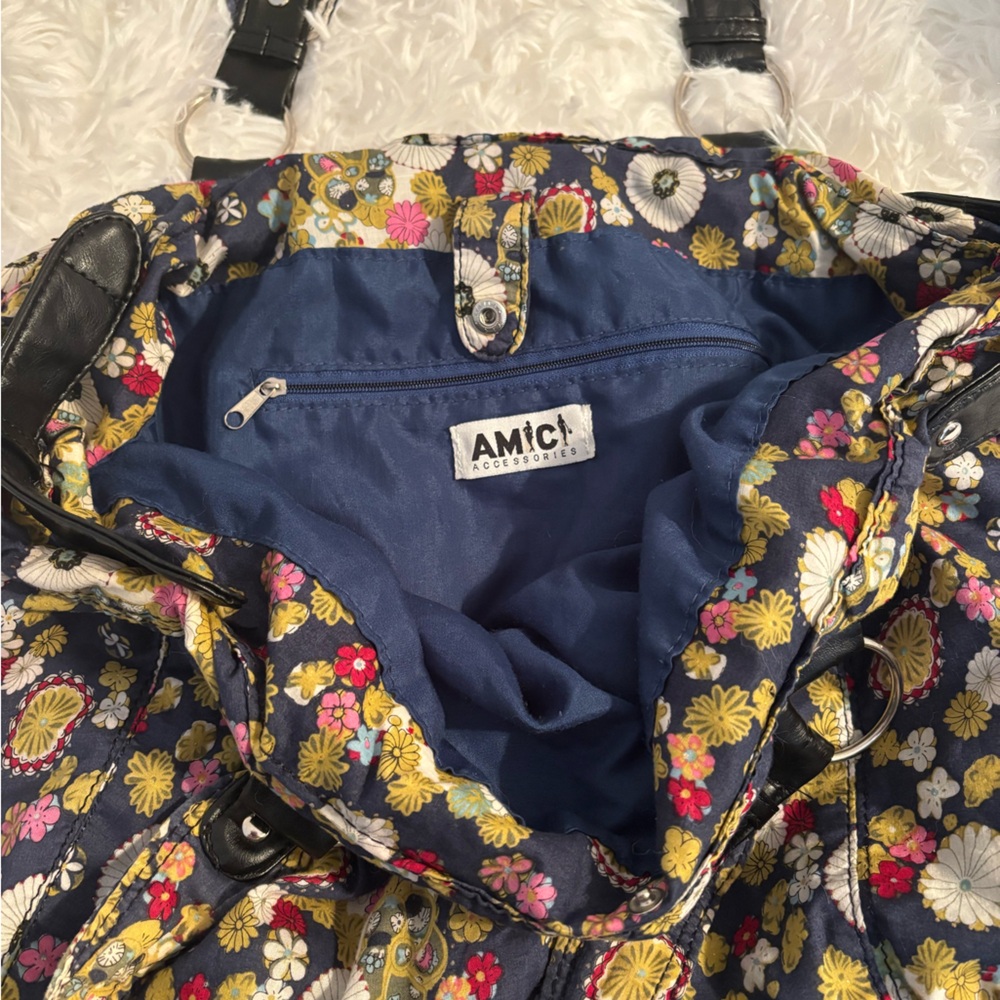 AMICI ACCESSORIES TOTE - Picture 2 of 2